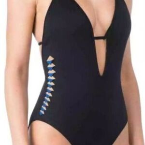 Kenneth Cole New York Caviar One-Piece Swimsuit S